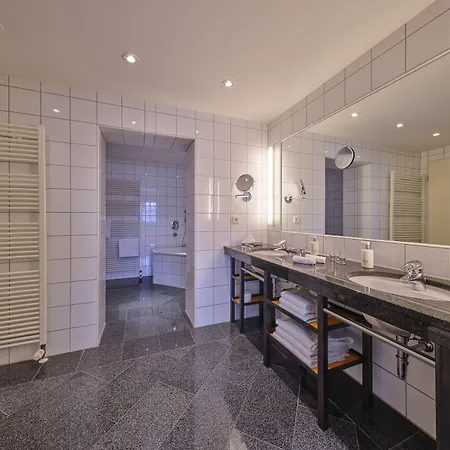 호텔 Mintrops Stadt Margarethenhoehe 4*